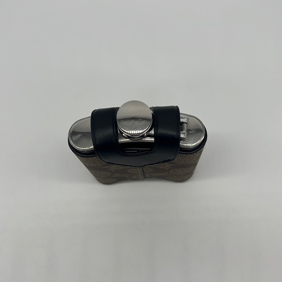 Coach NWT Flask In Signature Canvas Gunmetal/Khaki - Picture 5 of 10